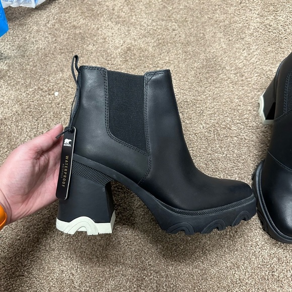 Sorel Black Ankle Booties - Picture 4 of 7